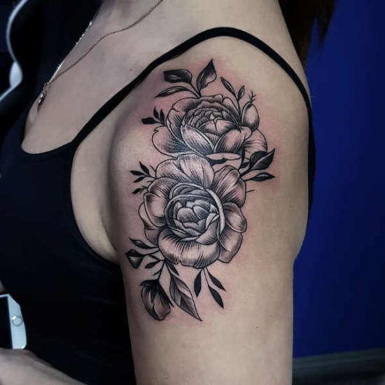 Tatua E Na Ramieniu Niesamowitych Wzor W